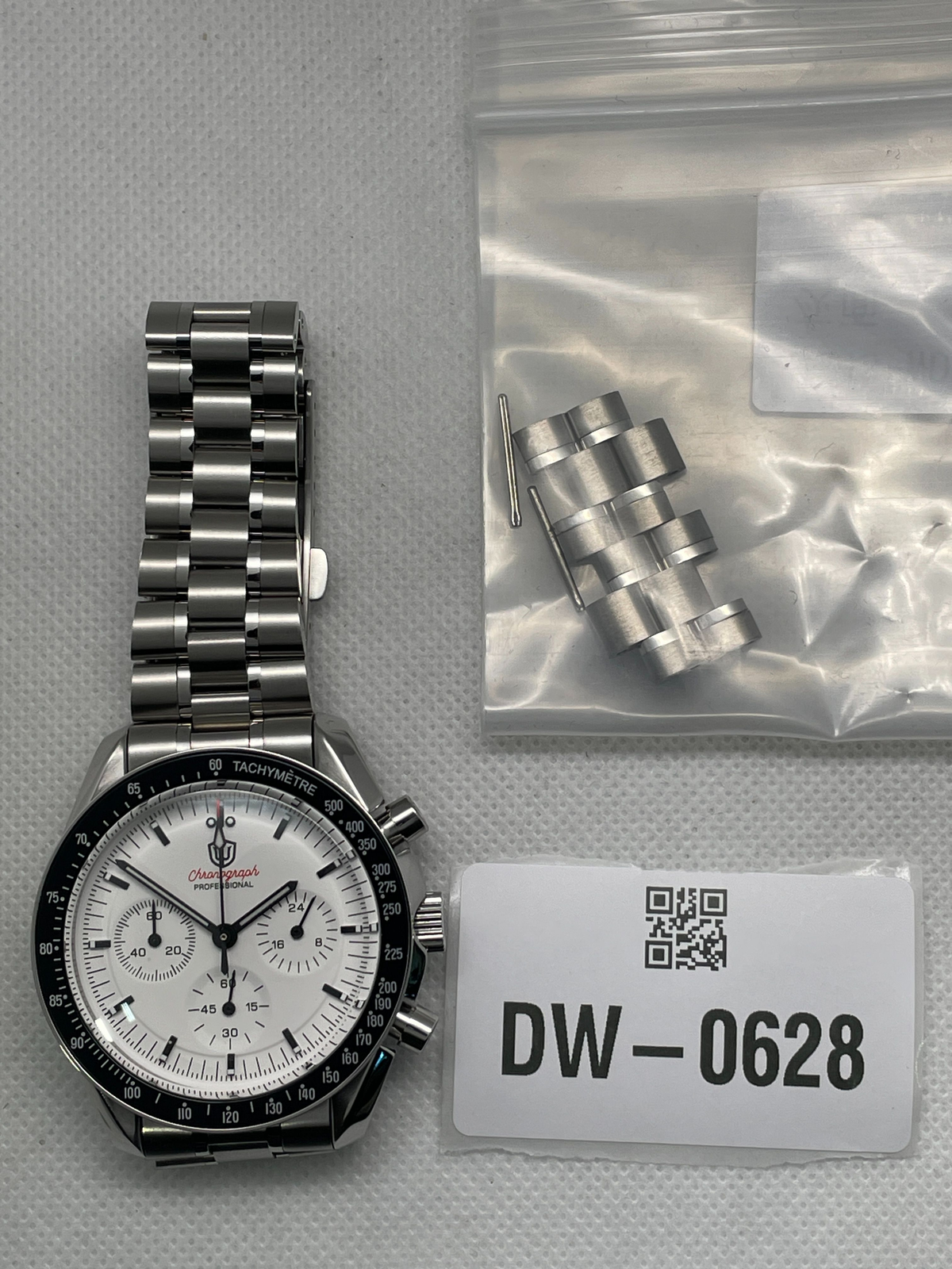 US Pre-Owned Watchdives WD1860 V2 VK63 Chronograph Watch