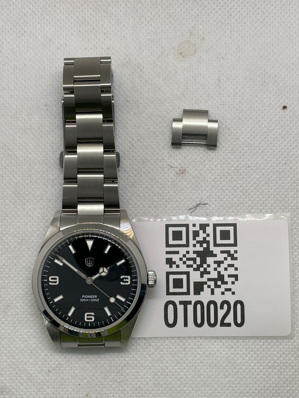 US Pre-Owned Watchdives WD1016 39mm VH31 Explore Men Watch