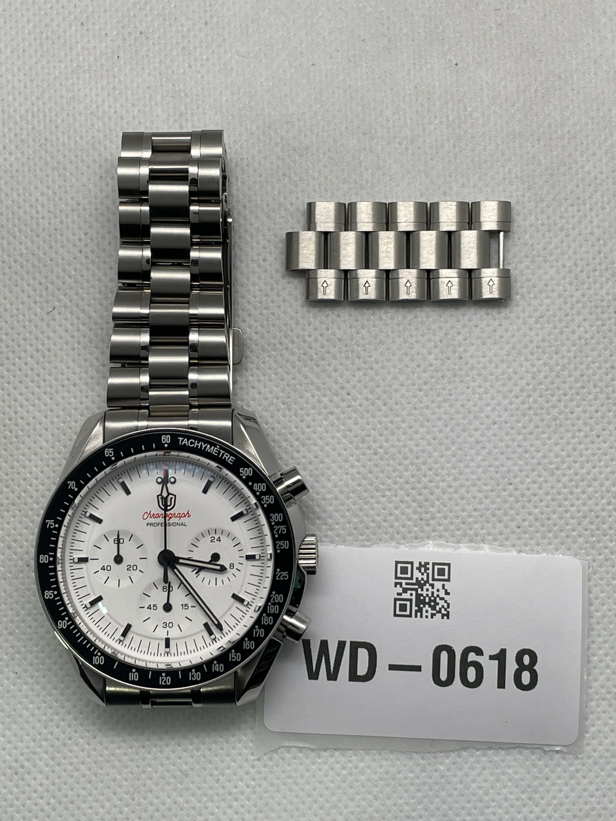 US Pre-Owned Watchdives WD1860 V2 VK63 Chronograph Watch