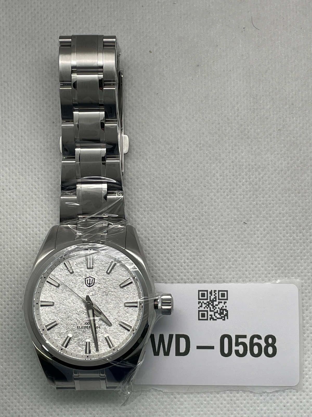 US Pre-Owned Watchdives WD0003C Elementum 37mm VH31 Quartz Watch