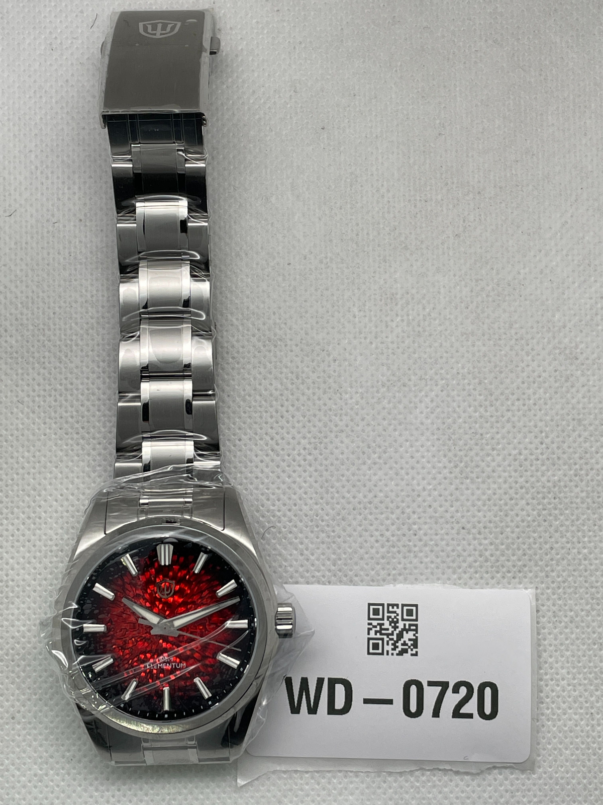 US Pre-Owned Watchdives WD0003C Elementum 37mm VH31 Quartz Watch