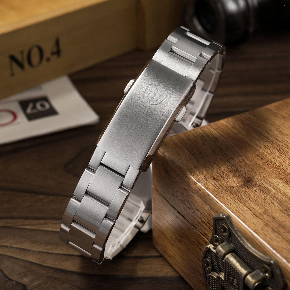 EU Pre-Owned Watchdives WD1993 40mm 6460 GMT Watch