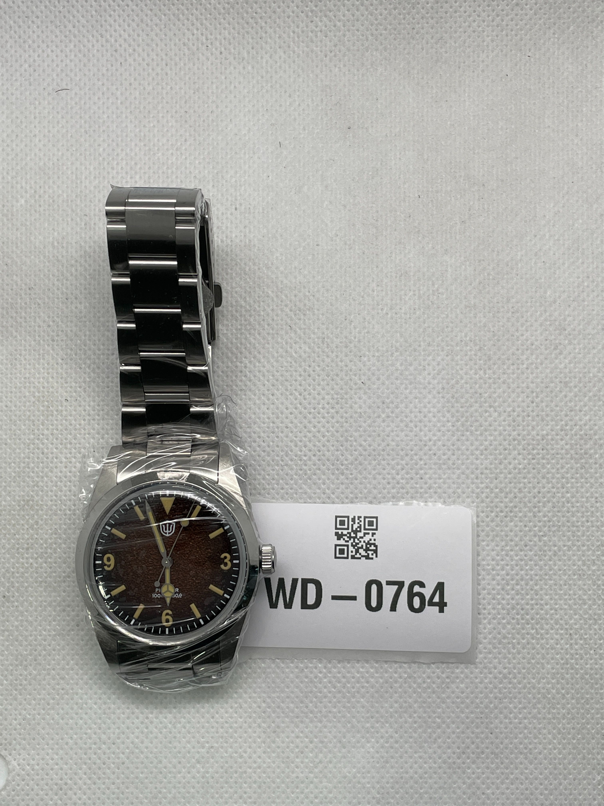 US Pre-Owned Watchdives WD1016 37mm VH31 Explore Men Watch V3