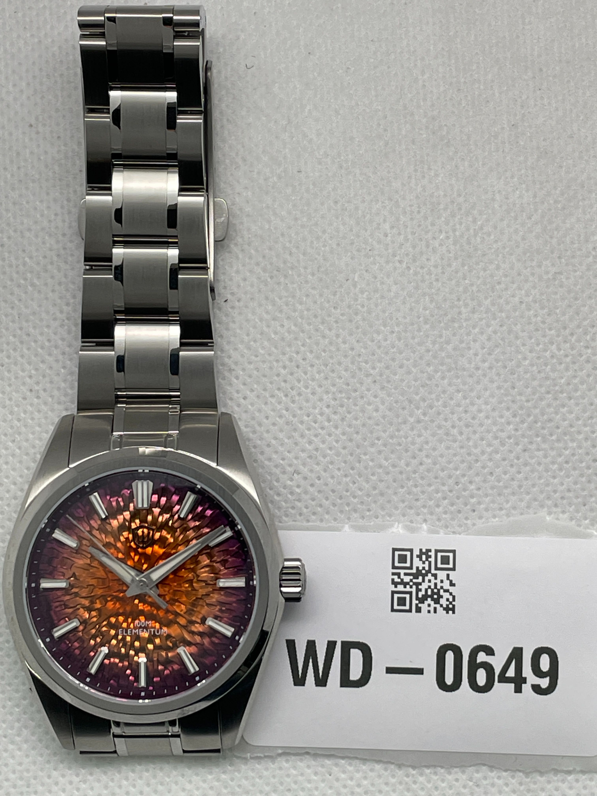 US Pre-Owned Watchdives WD0003C Elementum 37mm VH31 Quartz Watch