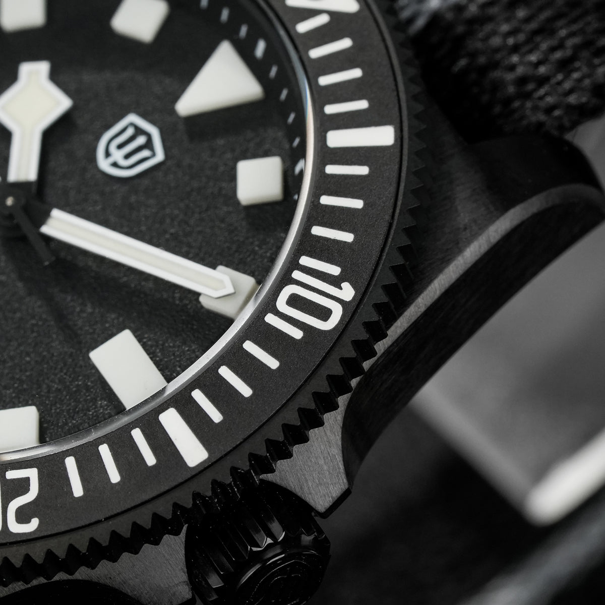 EU Pre-Owned Watchdives EXD-38 38mm Titanium VH31 Dive Watch
