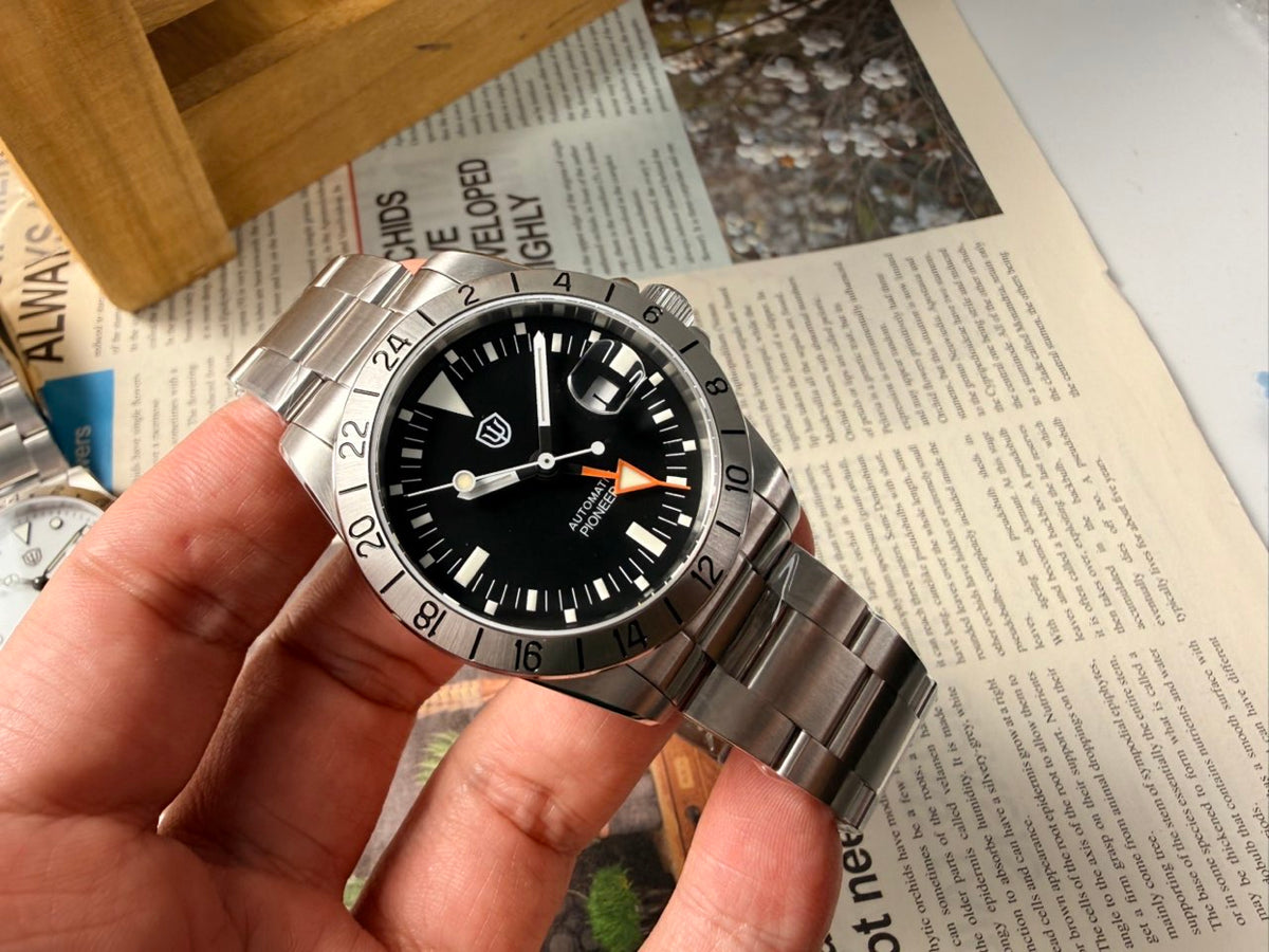 EU Pre-Owned Watchdives WD16570B 38mm 6460 GMT Watch V2