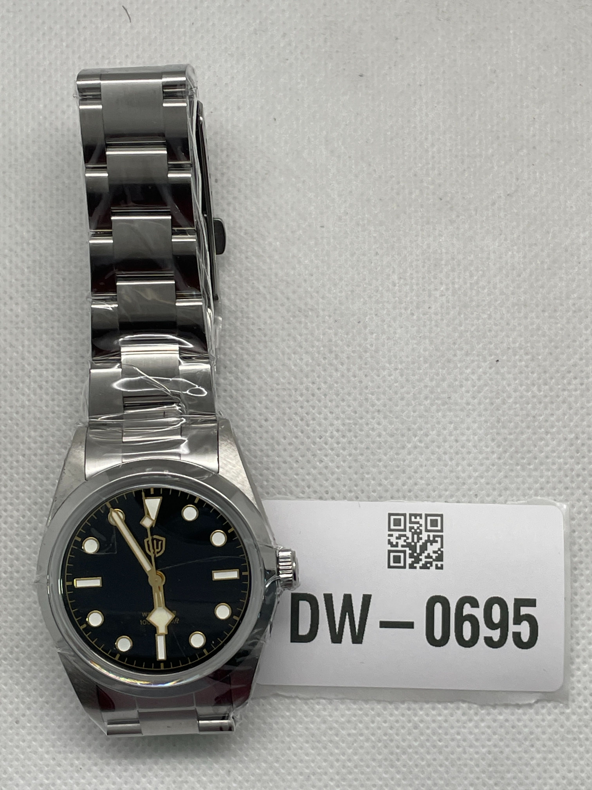 US Pre-Owned Watchdives WD1016 37mm VH31 Explore Men Watch V3