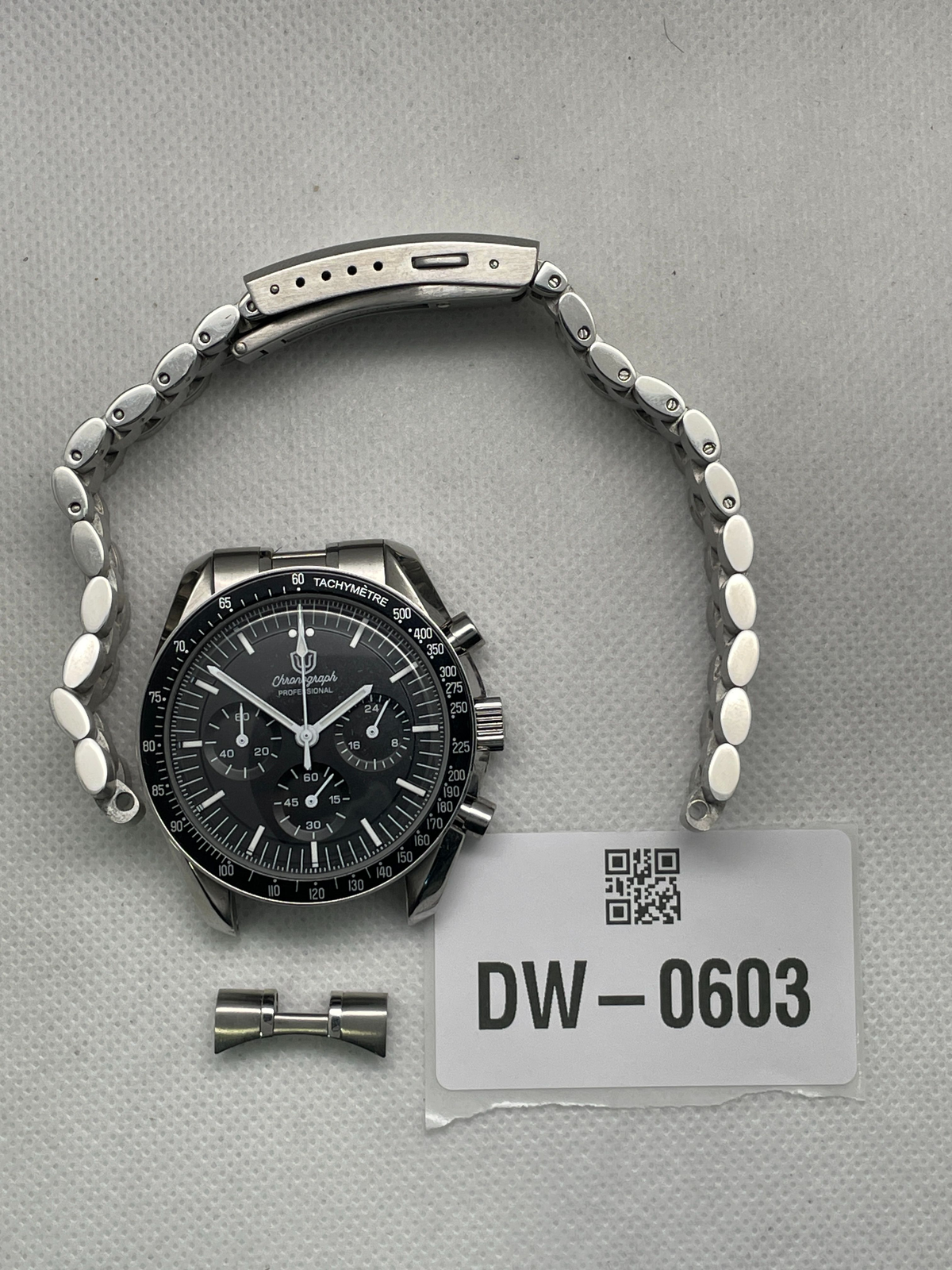 US Pre-Owned Watchdives WD1863 39mm VK63 Chronograph Watch