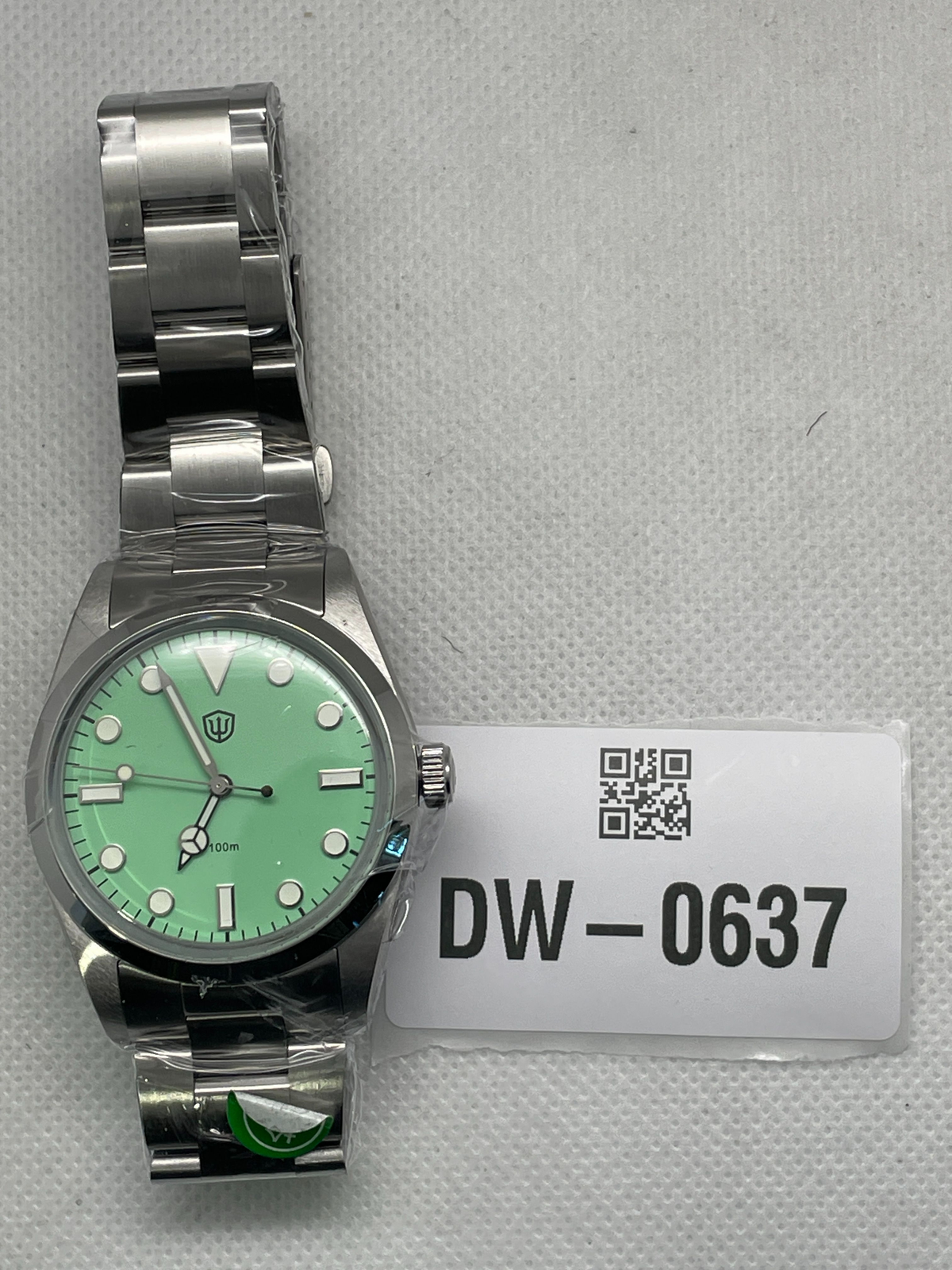 US Pre-Owned Watchdives WD1016 37mm VH31 Explore Men Watch V3
