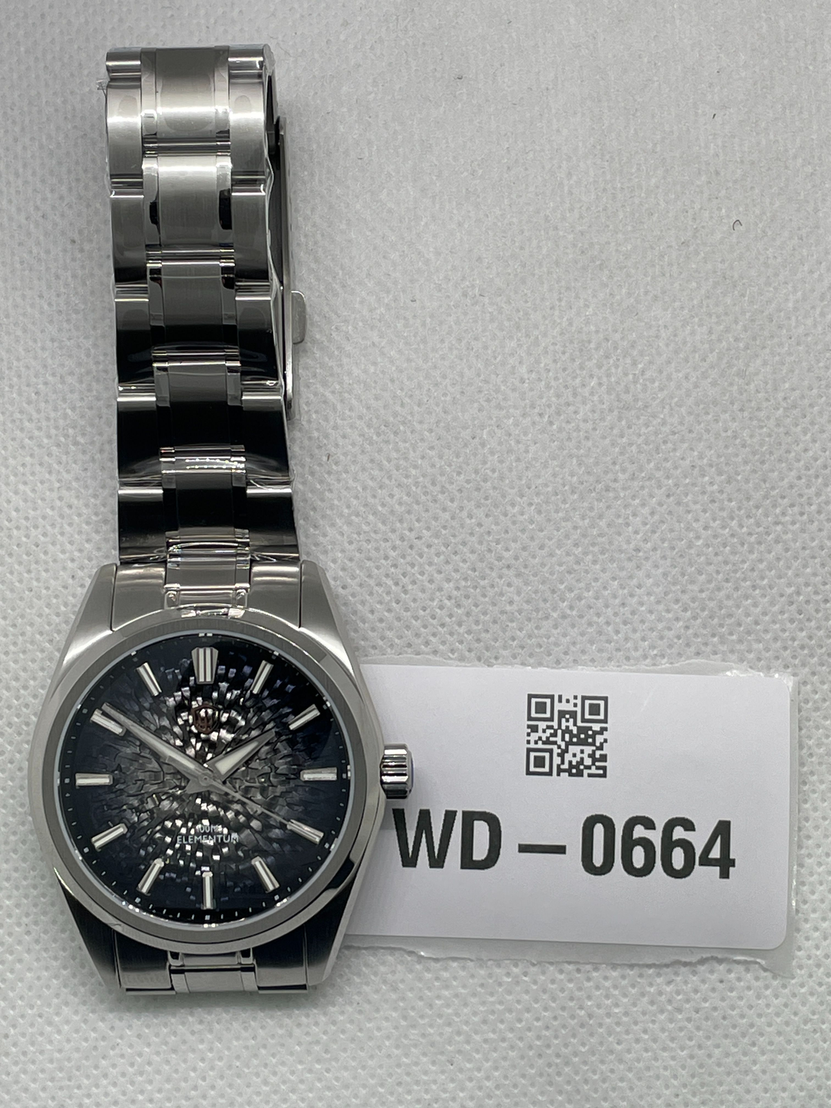 US Pre-Owned Watchdives WD0003C Elementum 37mm VH31 Quartz Watch