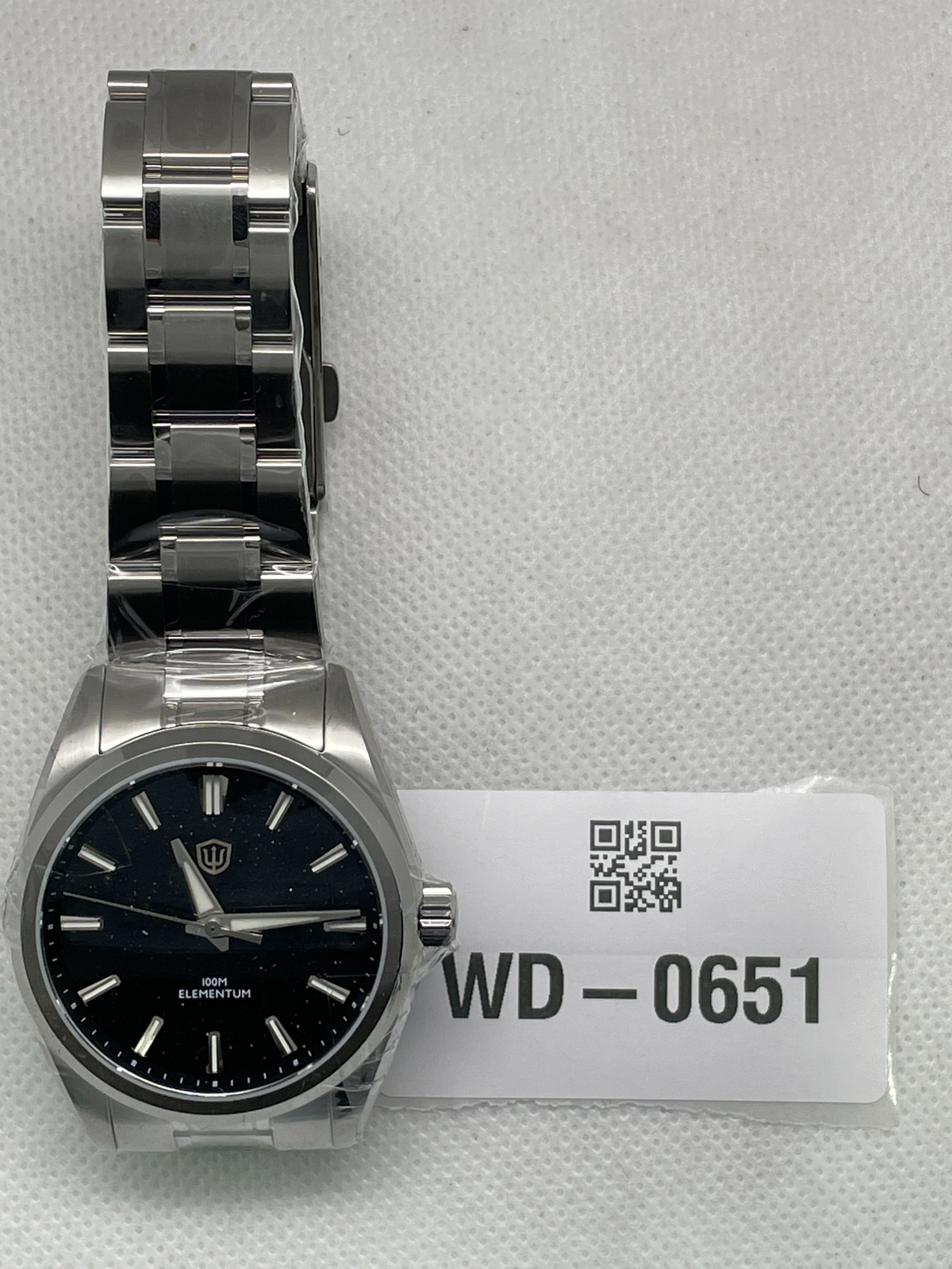 US Pre-Owned Watchdives WD0003C Elementum 37mm VH31 Quartz Watch