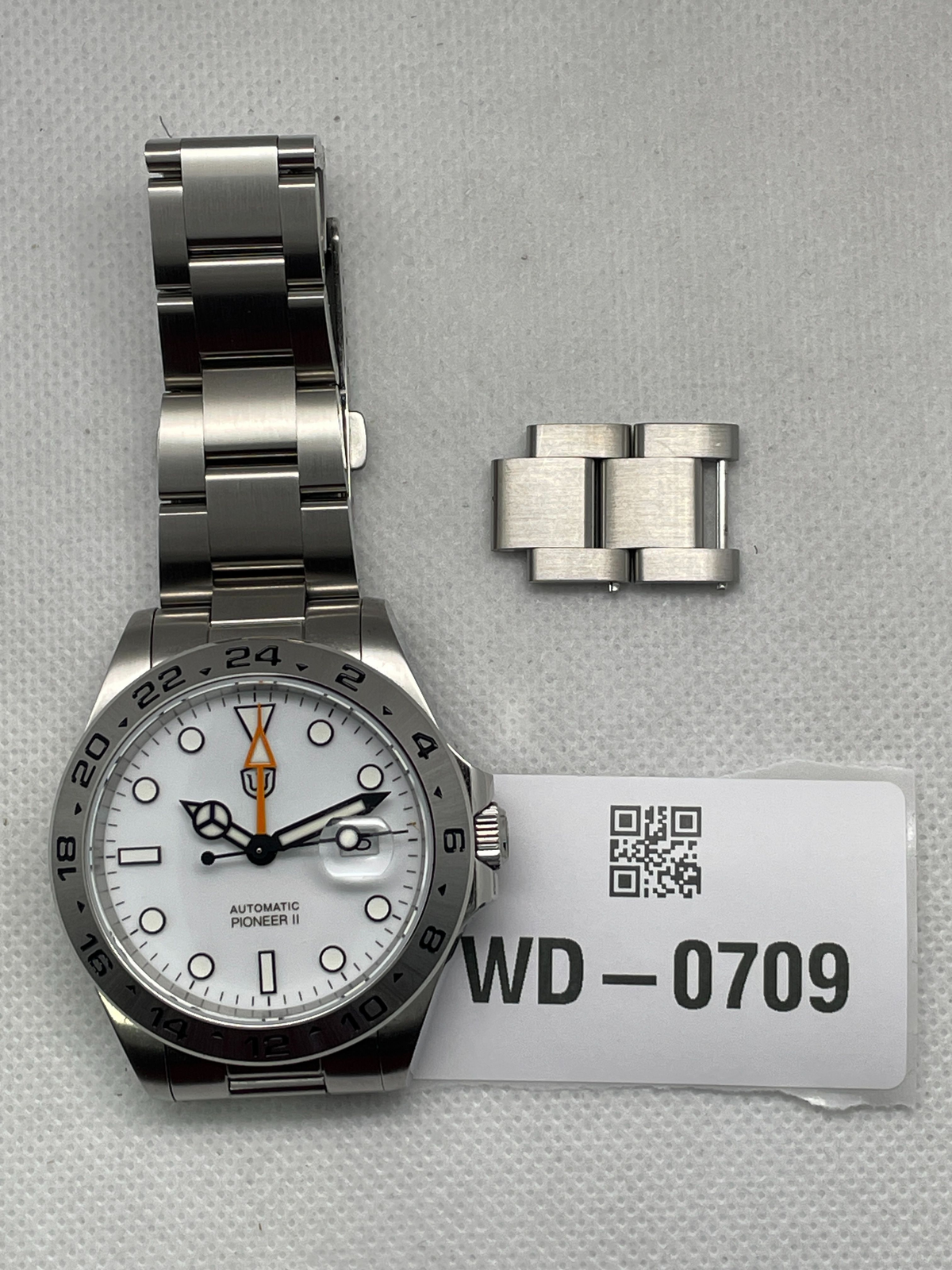 US Pre-Owned Watchdives WD1993 40mm 6460 GMT Watch