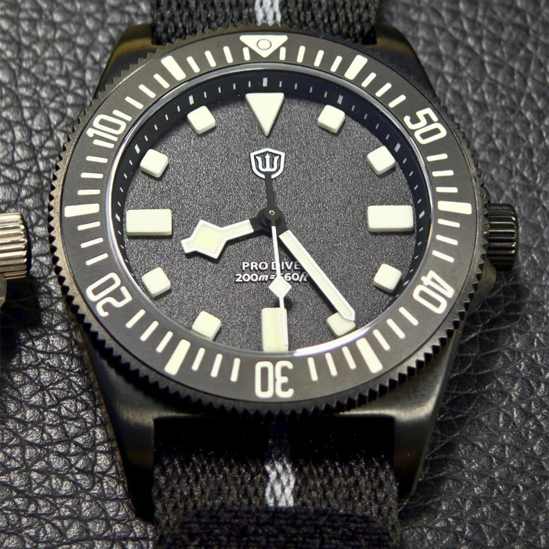 EU Pre-Owned Watchdives 40mm EXD Titanium Diver Watch