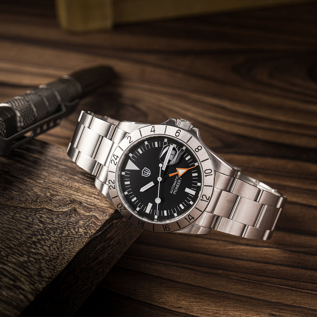 EU Pre-Owned Watchdives WD16570B 38mm 6460 GMT Watch V2