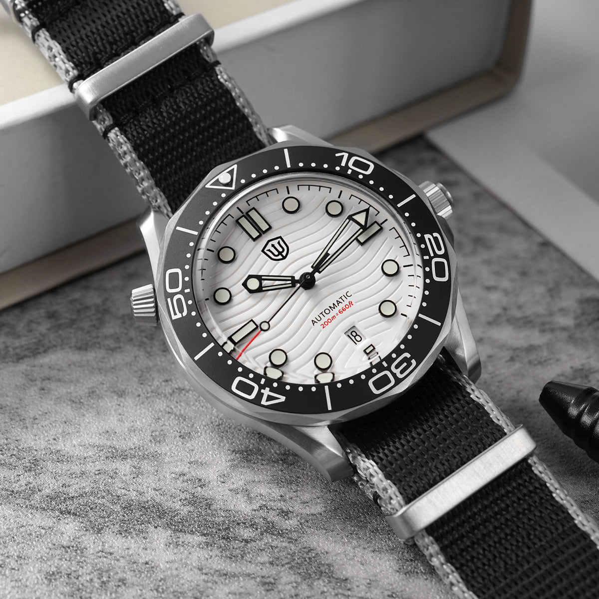 US Pre-Owned Watchdives WD007 Top Hat Sapphire PT5000/SL3001 Titanium Dive Watch